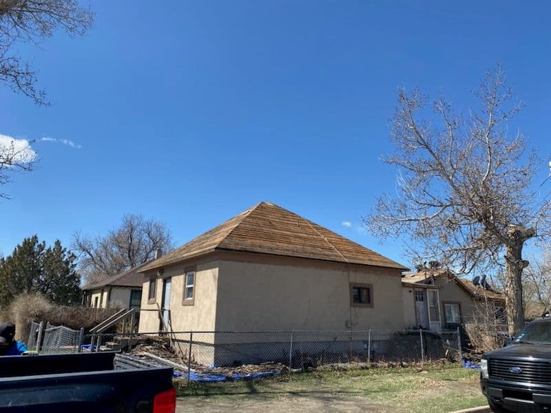 Burnt Sienna Shingle Roof in Laramie