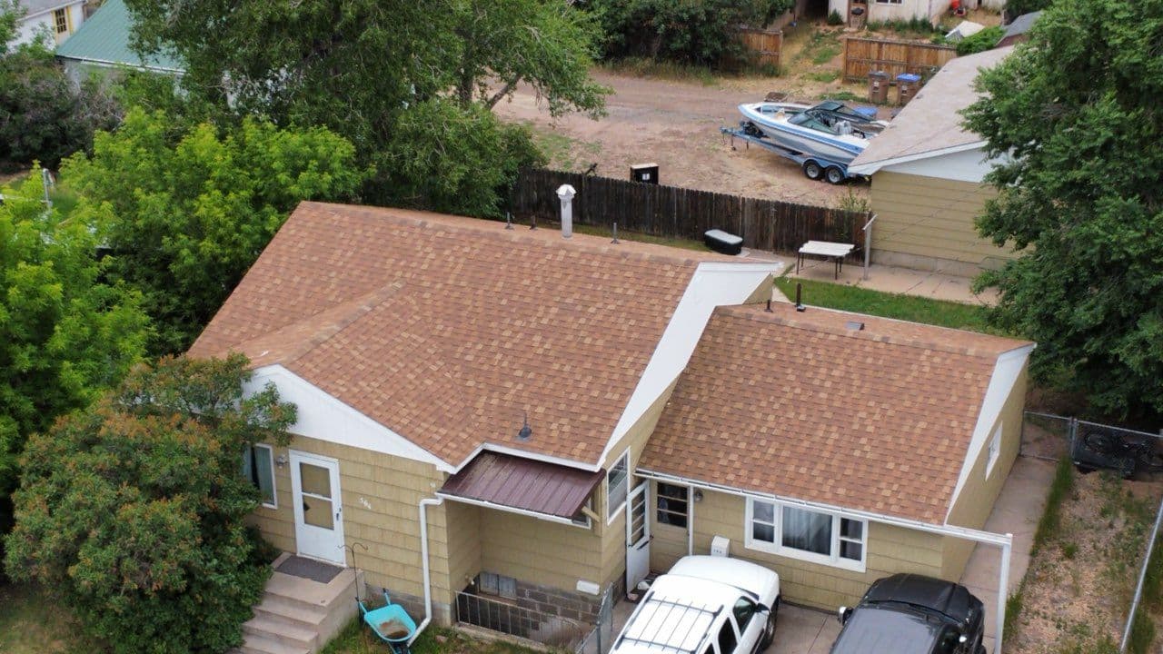 Gallery photos for Stunning Shingle Roof Transformation Near Campus: Image #3